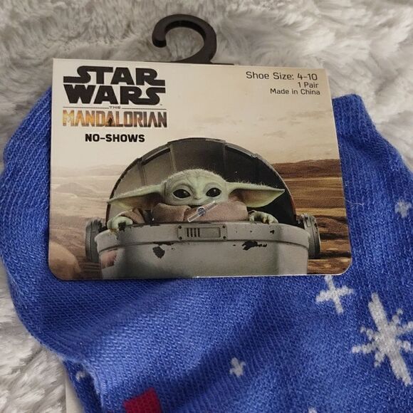 Star Wars Mandalorian Women's No Shows Socks - Picture 3 of 5